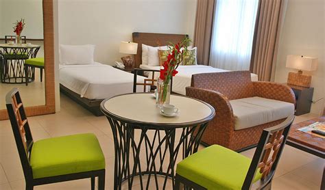 AZIA SUITES .